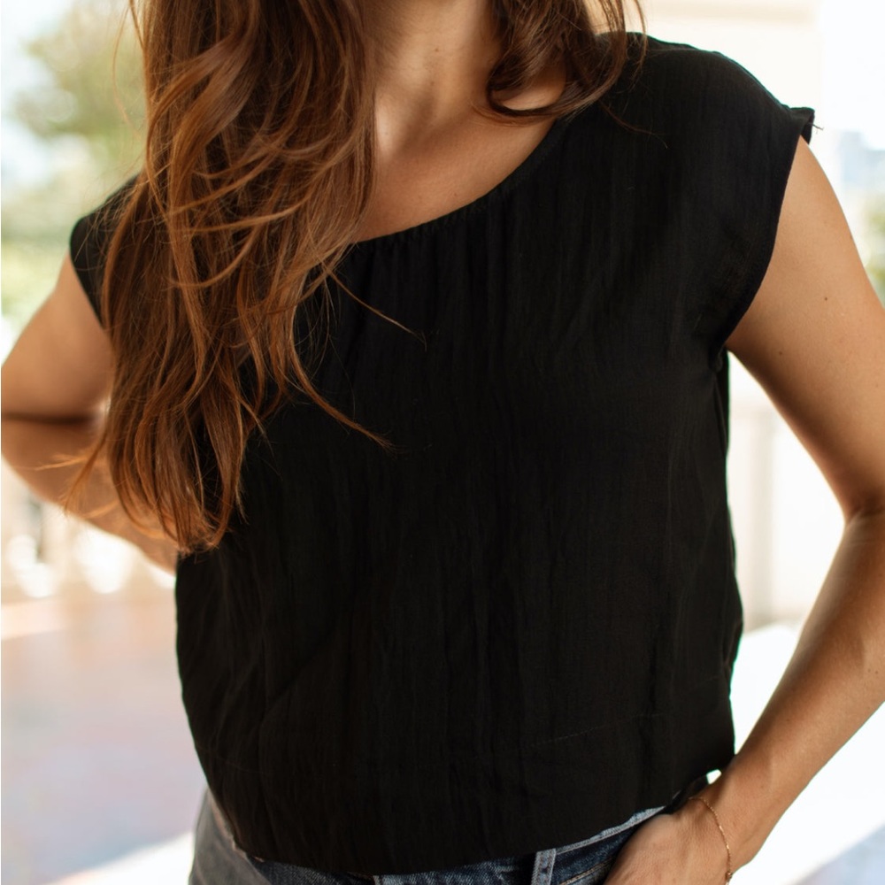 Black crop top